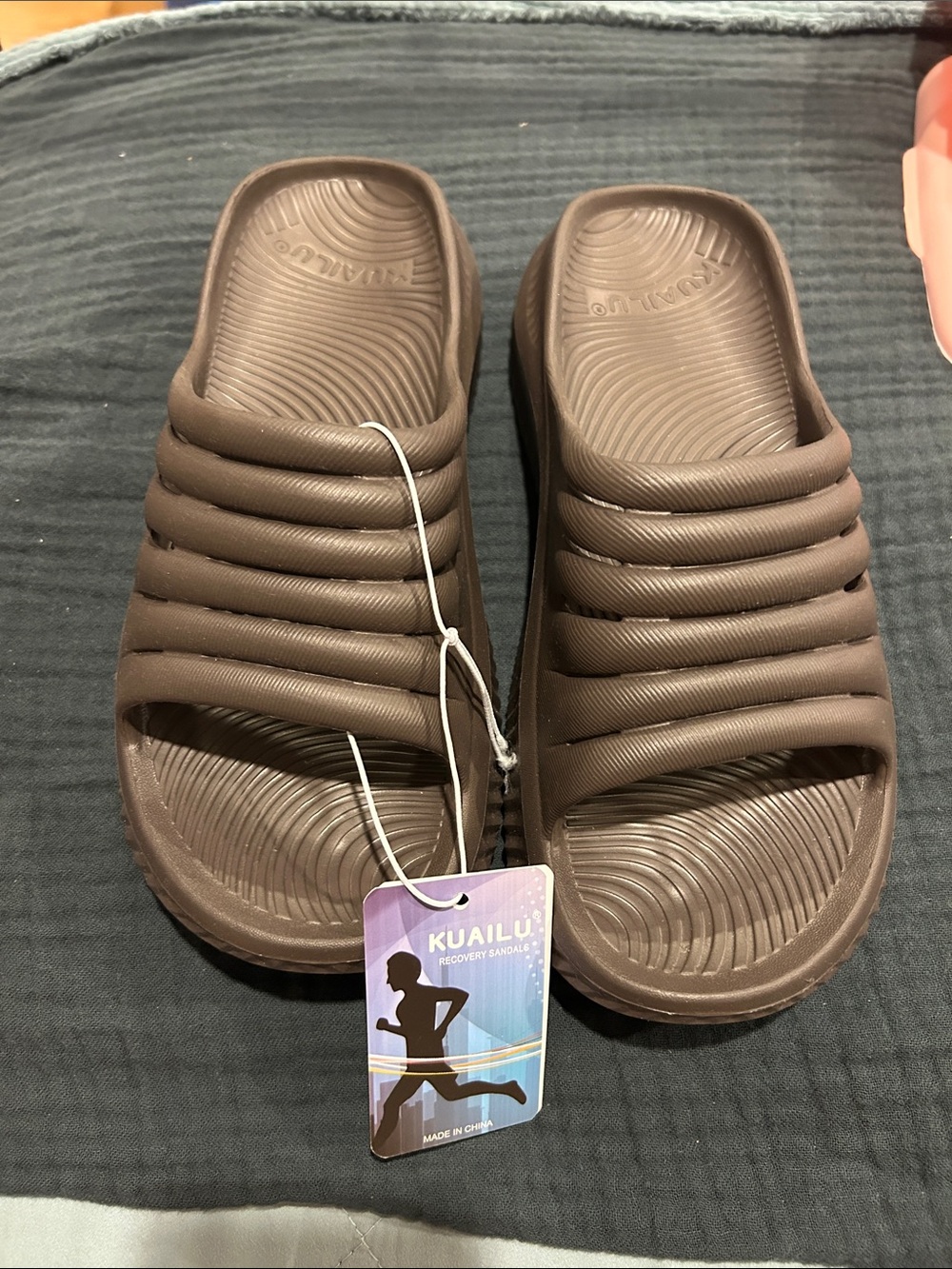 Women’s  Recovery Slide Sandals in Brown